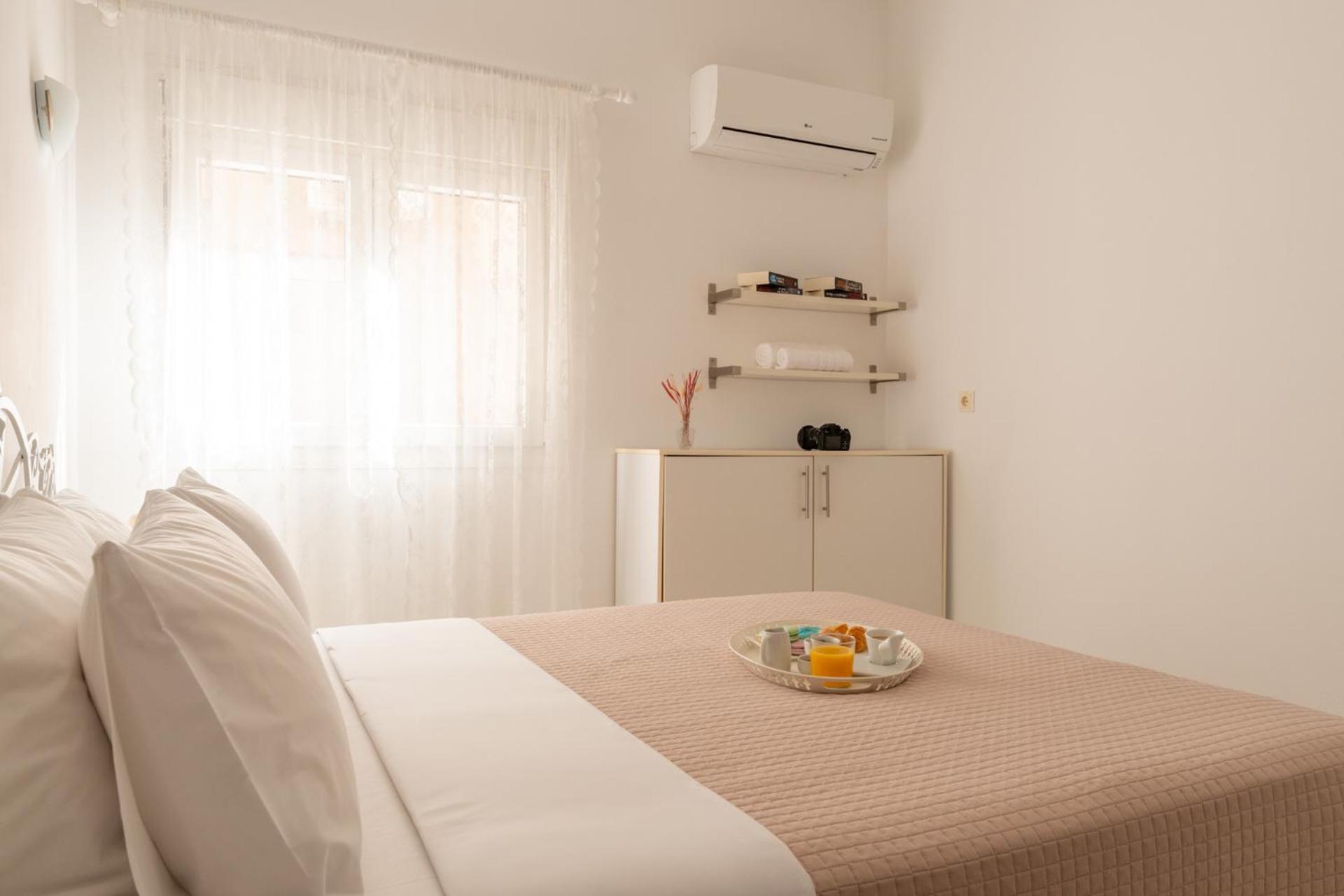 Elio A 1Bdr Apt With Garden 1 Min From The Beach By Hospi Heraklion Zewnętrze zdjęcie
